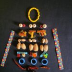 contents of Sockatoo mini size parrot toy